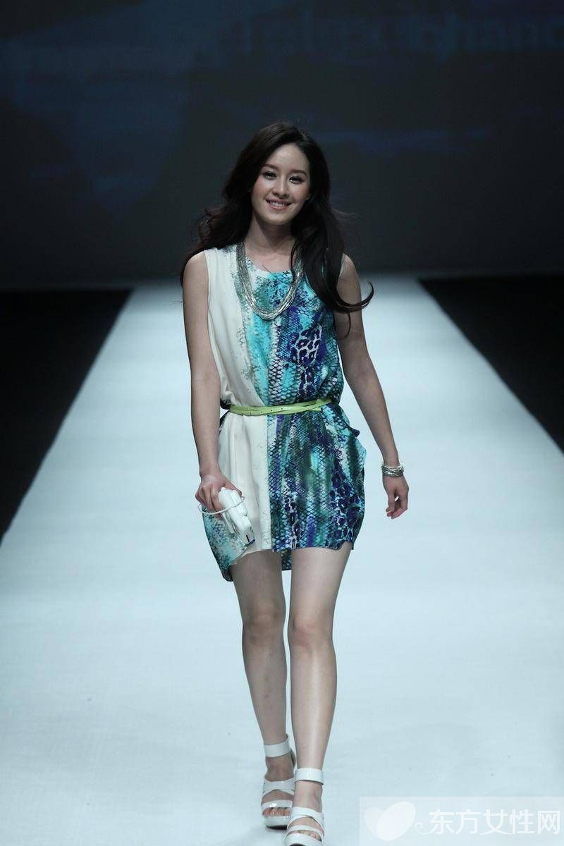  J女郎 曾愷玹個人資料 曾愷玹閃嫁自家公司老板身價上億