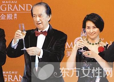 何超瓊許晉亨世紀(jì)婚禮成全港熱話 可 賭后 贏了事業(yè)輸了家庭