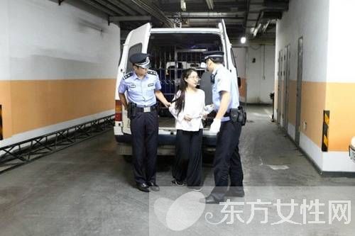 炫富女郭美美是誰 郭美美與干爹王軍激戰(zhàn)圖遭曝光