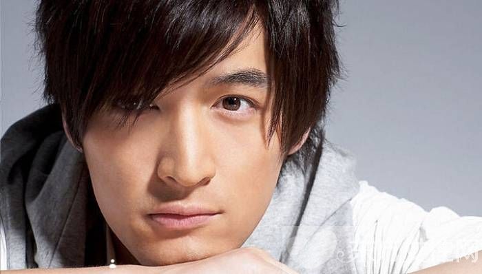 胡歌身價上億系娛樂圈隱形富豪 胡歌的女朋友是誰