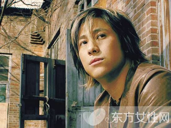 解小東近況被爆隱婚多年 兒子成年還 妻管嚴