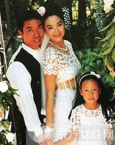 原來是她嫁進(jìn)了豪門 盤點(diǎn)年過40嫁入豪門的女明星