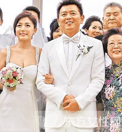 庹宗康陪老婆kiki逛超市 堪稱演藝圈新好男人