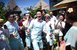 美女主播柳巖被韓庚等人鬧伴娘 伴郎團(tuán)集體被指責(zé)