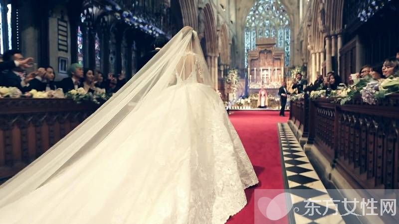 昆凌自曝周杰倫求婚浪漫細(xì)節(jié) 周杰倫昆凌古堡婚禮回顧