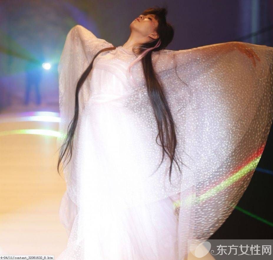 小彩旗比基尼照曝光 小彩旗與28歲老公上演老少戀