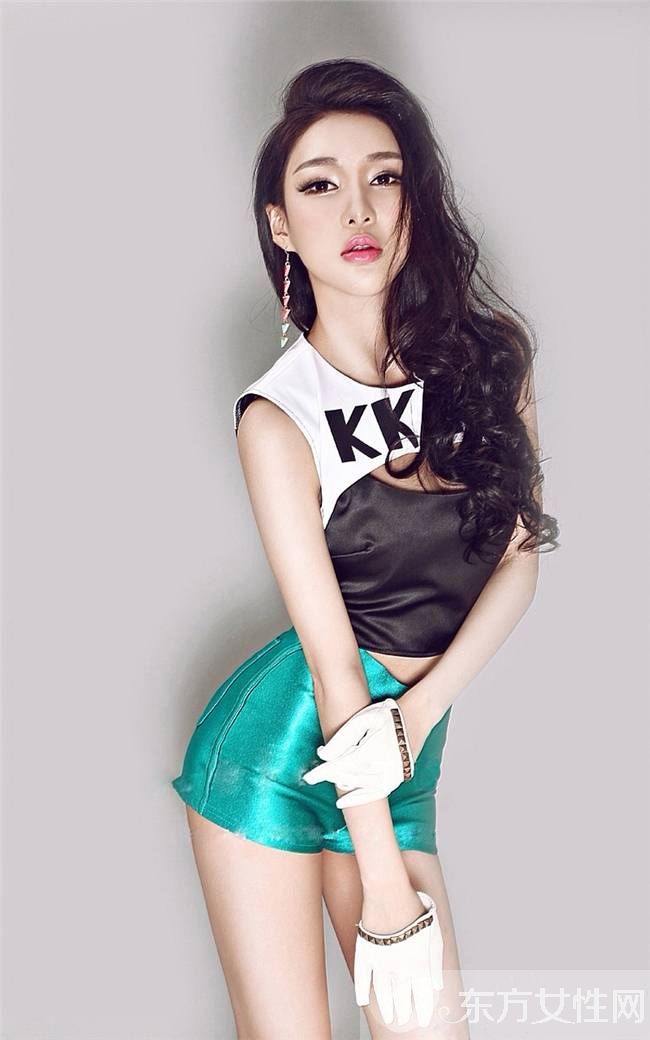 炫富女郭美美是誰 郭美美與干爹王軍激戰(zhàn)圖遭曝光