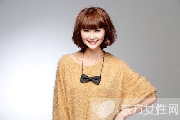 湖南衛(wèi)視主持人吳瑕春光乍泄 露毛不雅照曝光