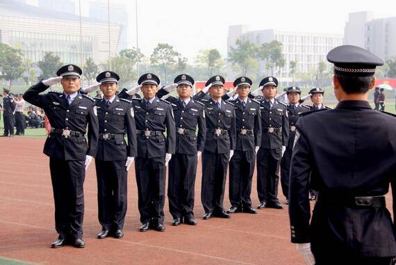 獄警待遇怎么樣  神秘職業(yè)內(nèi)幕曝光獄警的辛酸史