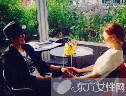 樸秀珍裴勇俊大婚粉絲站隊(duì)祝福 樸秀珍疑似整容遭網(wǎng)友熱扒