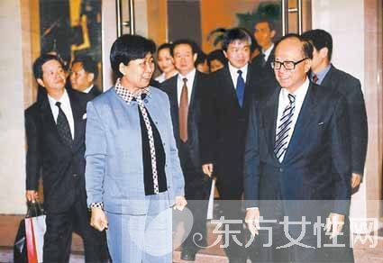 香港打工皇帝霍建寧勵(lì)志故事 曾賣 橙 賺千億