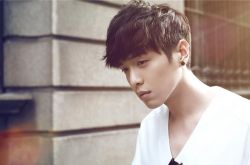 張若昀與唐藝昕地下戀情曝光 富二代張若昀背景驚人