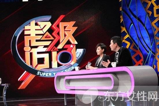 戴軍老婆是黃小蕾嗎 戴軍何炅是同性戀人是真的嗎