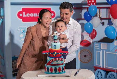 保劍鋒老婆竟是她 保劍鋒為子辦生日宴會(huì)照片曝光