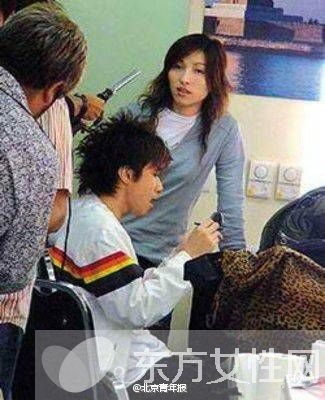 網(wǎng)曝古巨基整容割雙眼皮 古巨基曾遭好友嘲笑割雙眼皮