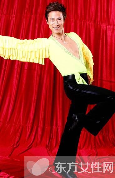 解小東近況被爆隱婚多年 兒子成年還 妻管嚴