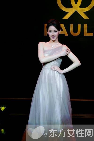  J女郎 曾愷玹個人資料 曾愷玹閃嫁自家公司老板身價上億