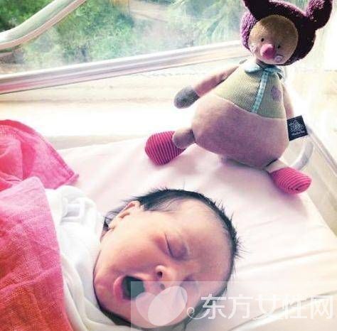 林嘉欣女兒照片曝光 林嘉欣 不當(dāng)怪獸家長(zhǎng)