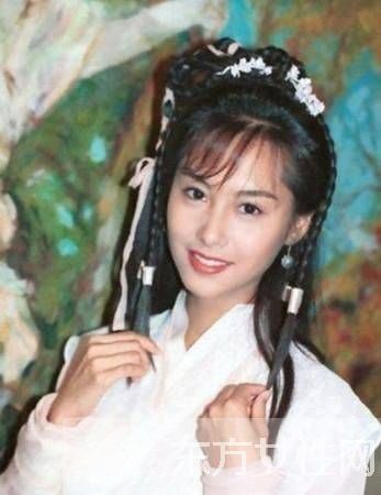 朱茵個人資料 朱茵稱與周星馳戀愛是噩夢的開始