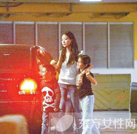 臺灣名媛孫蕓蕓兒子活潑帥氣 孫蕓蕓美貌不輸女星曾被星探盯上