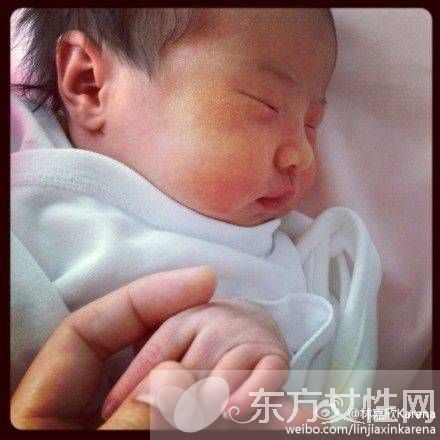 林嘉欣女兒照片曝光 林嘉欣 不當(dāng)怪獸家長(zhǎng)