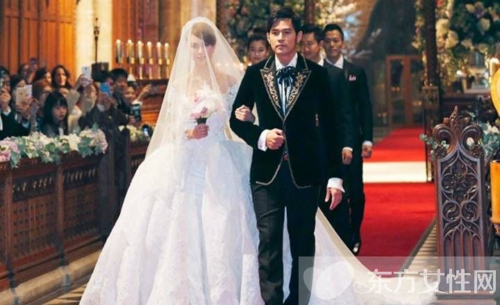 昆凌自曝周杰倫求婚浪漫細(xì)節(jié) 周杰倫昆凌古堡婚禮回顧