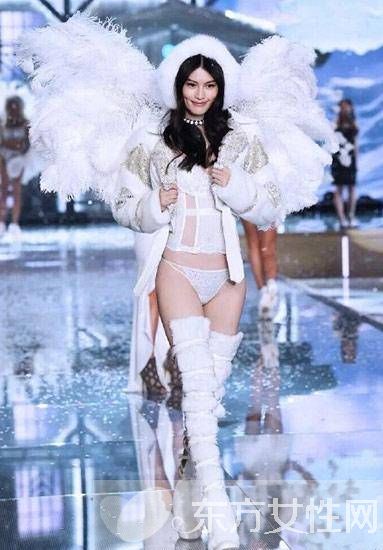 中國超模何穗老公是誰 微博曬結婚證并稱 比珍珠還真