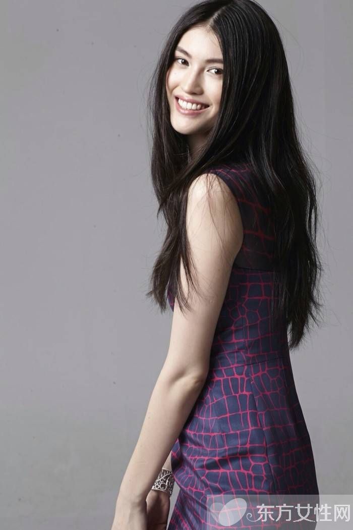 中國超模何穗老公是誰 微博曬結婚證并稱 比珍珠還真