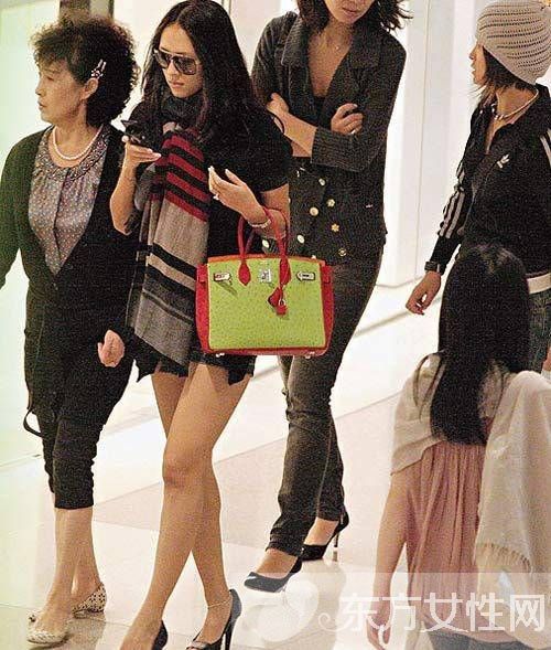 章子怡母親李涿生資料 章子怡和王健林什么關(guān)系