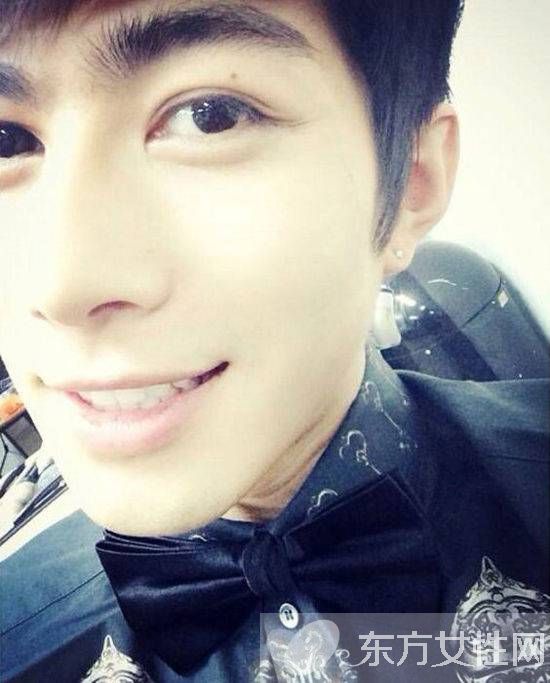 郭敬明撒嬌陳學(xué)冬疑戀情坐實(shí) 陳學(xué)冬整容前后照差太多