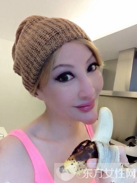 香港社交皇后薛芷倫曝素顏近照 整殘臉部畸形太嚇人