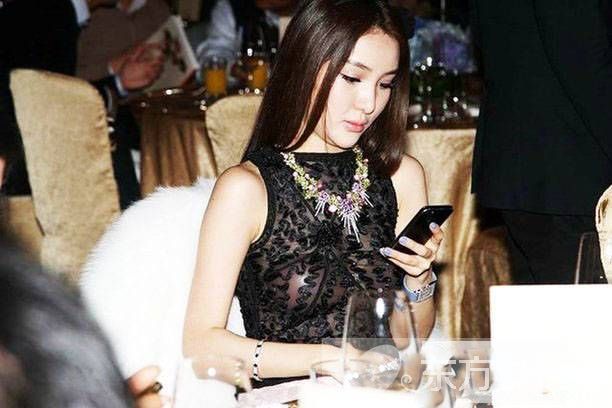 炫富女郭美美是誰 郭美美與干爹王軍激戰(zhàn)圖遭曝光