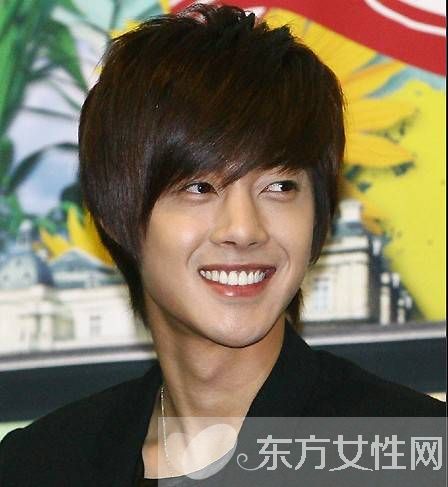 金賢重女友崔某照片 金賢重私生活混亂形象一去不復(fù)返