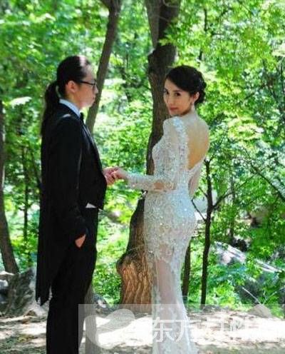 潘石屹兒子潘瑞結(jié)婚 新娘美艷動(dòng)人引發(fā)網(wǎng)友關(guān)注