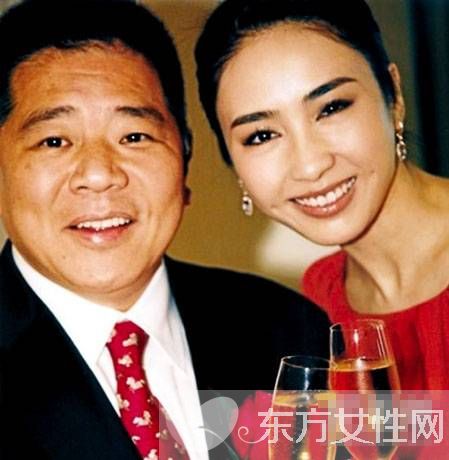 原來是她嫁進(jìn)了豪門 盤點(diǎn)年過40嫁入豪門的女明星