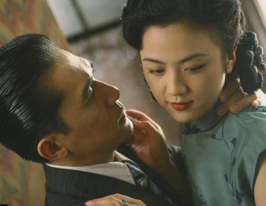 梁朝偉湯唯床戲疑真做 網(wǎng)友驚呼 有套