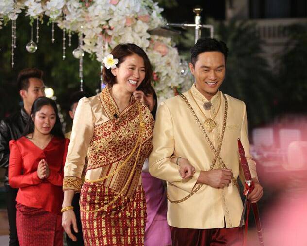 張智霖袁詠儀臺前秀恩愛 據(jù)說是假的