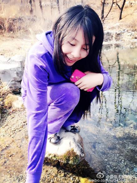 周紫卉炒股賺翻為父買(mǎi)車(chē) 少女股神愛(ài)好養(yǎng)豬遛鵝