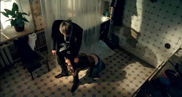 盤點拍激情戲受傷的女星 楊冪鼻子受傷血流不止