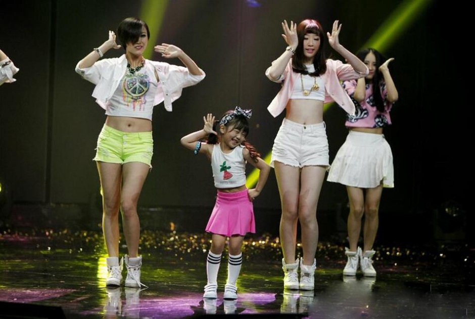 韓國(guó)舞蹈精靈羅夏恩 天天向上萌翻全場(chǎng)