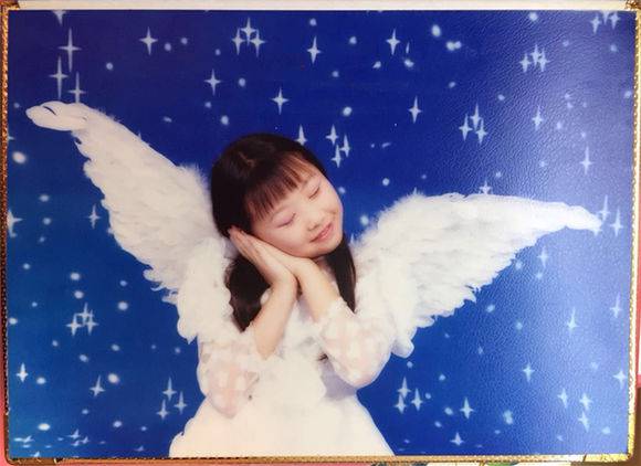 周紫卉炒股賺翻為父買(mǎi)車(chē) 少女股神愛(ài)好養(yǎng)豬遛鵝