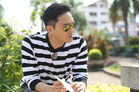 張智霖袁詠儀臺前秀恩愛 據(jù)說是假的