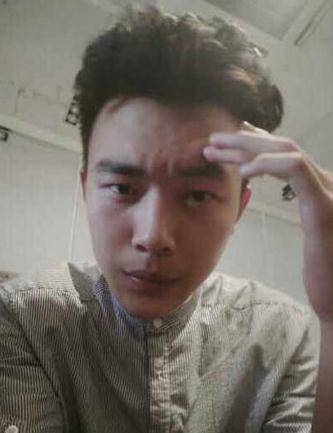 朱翰墨微博曬女友照片 揭朱翰墨家庭背景