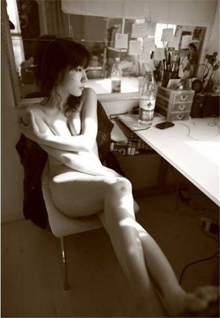 網(wǎng)絡(luò)紅人蘇紫紫全裸圖片 赤身露體接受采訪