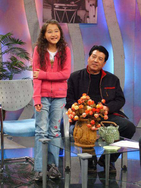  小傾城 家庭背景曝光 藝術(shù)世家4歲半就出道