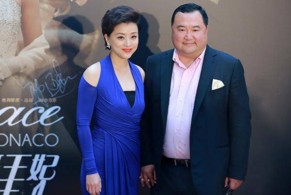 吳征的前妻背景不一般 借此機(jī)會(huì)在美國(guó)政壇發(fā)展