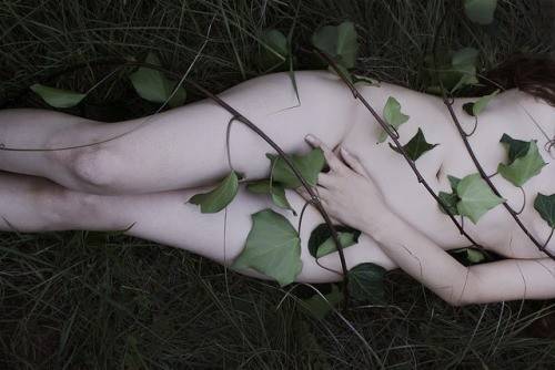 女性自慰的姿勢與方法 女性自慰圖片