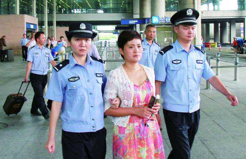 浙江永康美女老板幫弟弟還賭債惹詐騙罪 出逃非洲終被捕