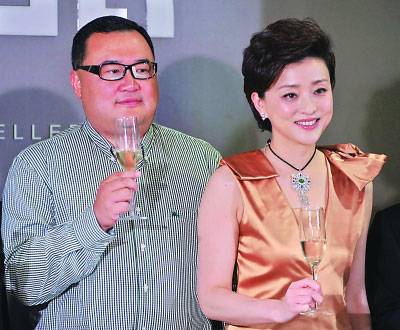 吳征的前妻背景不一般 借此機(jī)會(huì)在美國(guó)政壇發(fā)展