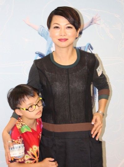 劉玉翠真實身高多少 劉玉翠穿黑色透視裝現(xiàn)身